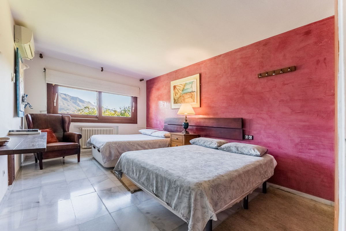 7 Bed Townhouse for sale in Nueva Andalucía Costa Del Sol, Málaga, Spain