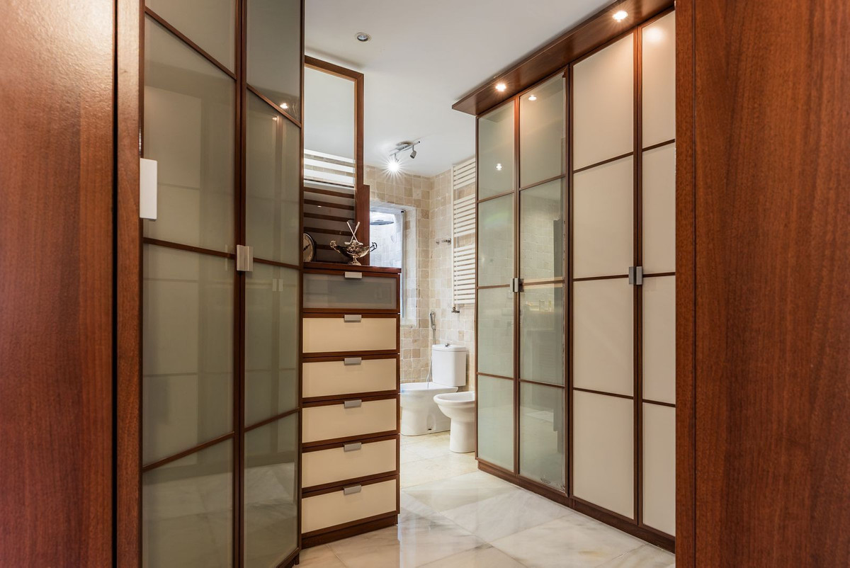 7 Bed Townhouse for sale in Nueva Andalucía Costa Del Sol, Málaga, Spain
