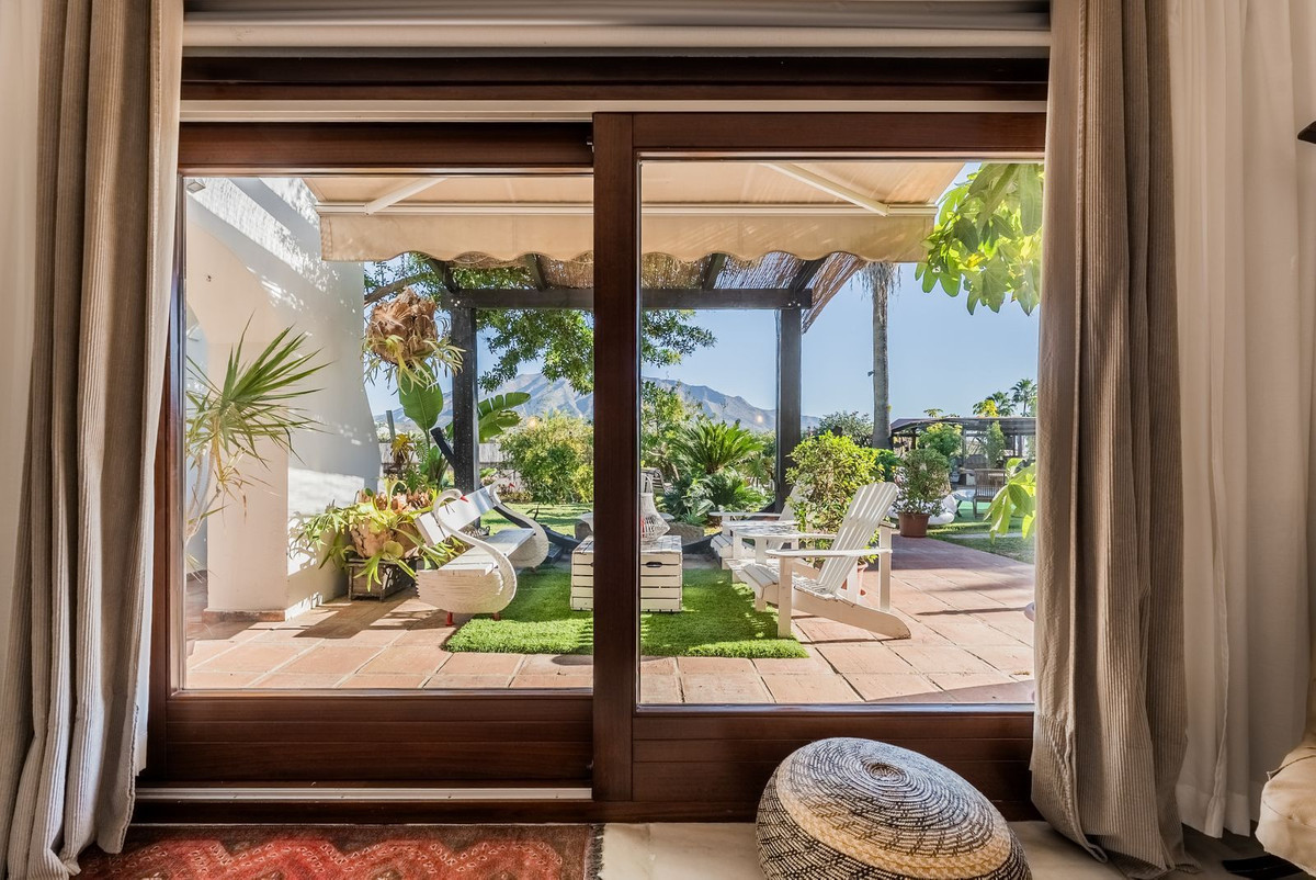 7 Bed Townhouse for sale in Nueva Andalucía Costa Del Sol, Málaga, Spain