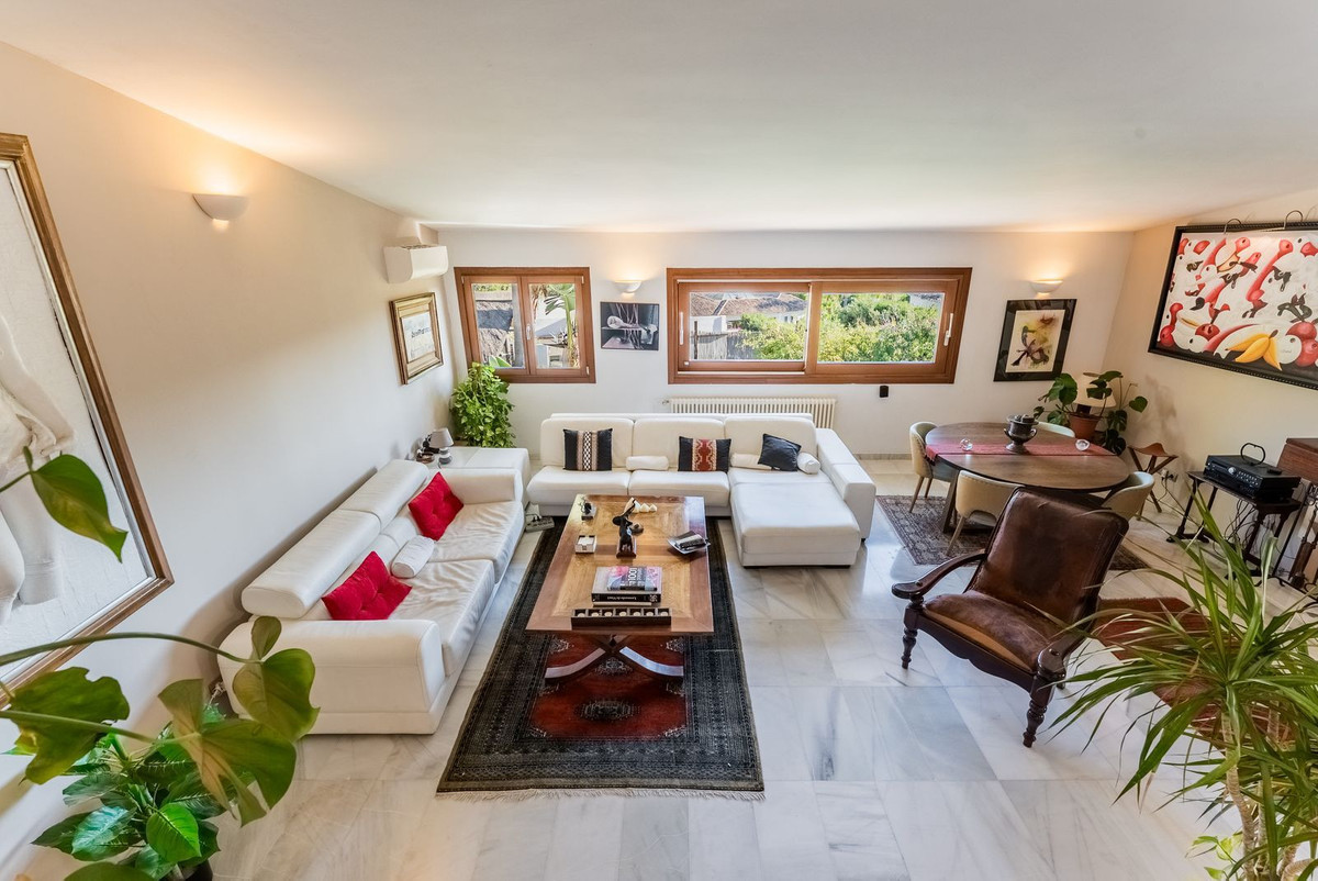 7 Bed Townhouse for sale in Nueva Andalucía Costa Del Sol, Málaga, Spain