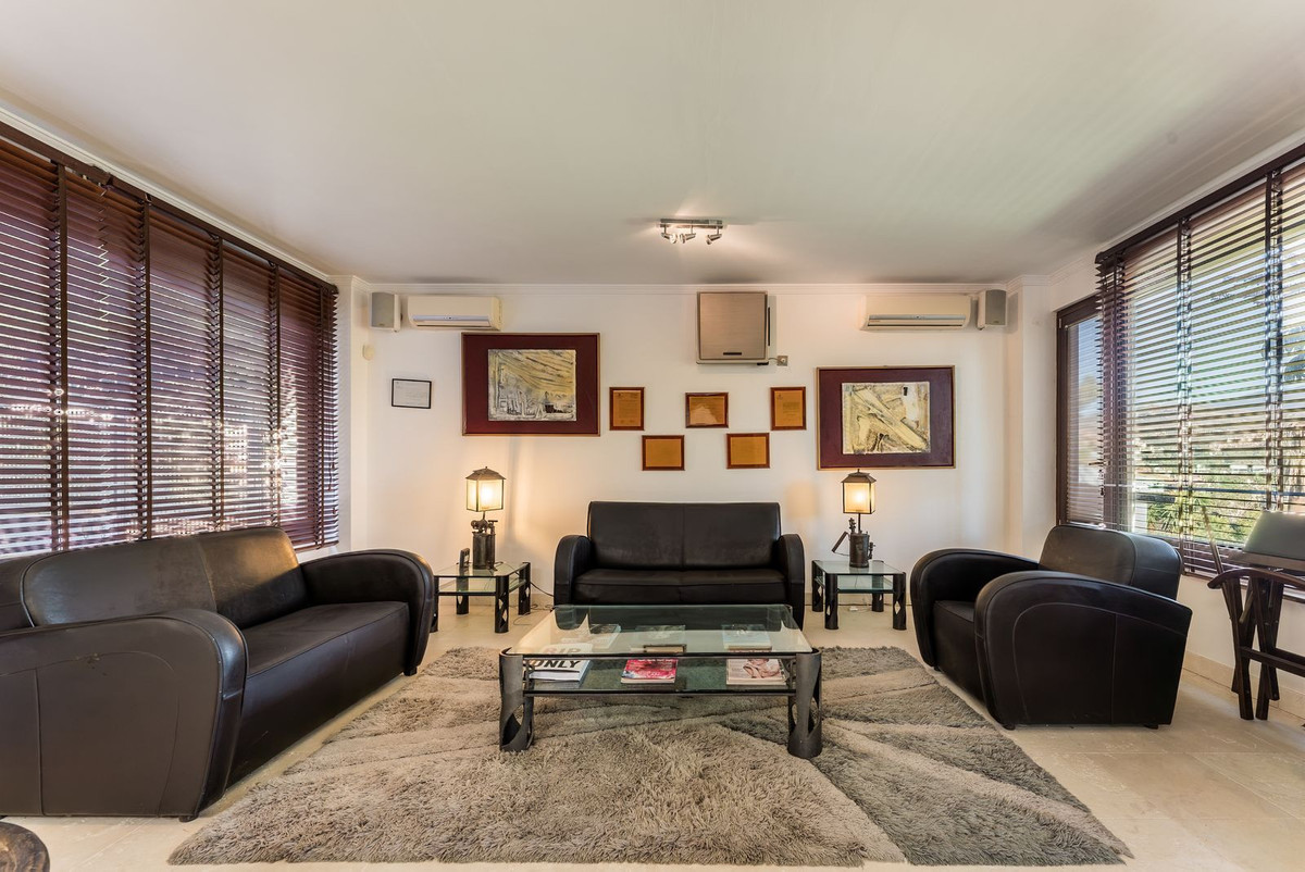 7 Bed Townhouse for sale in Nueva Andalucía Costa Del Sol, Málaga, Spain