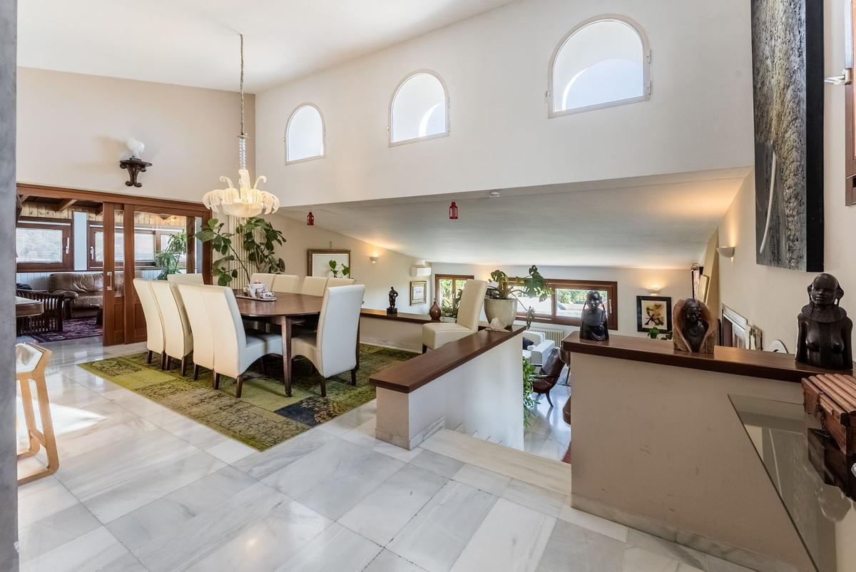 7 Bed Townhouse for sale in Nueva Andalucía Costa Del Sol, Málaga, Spain