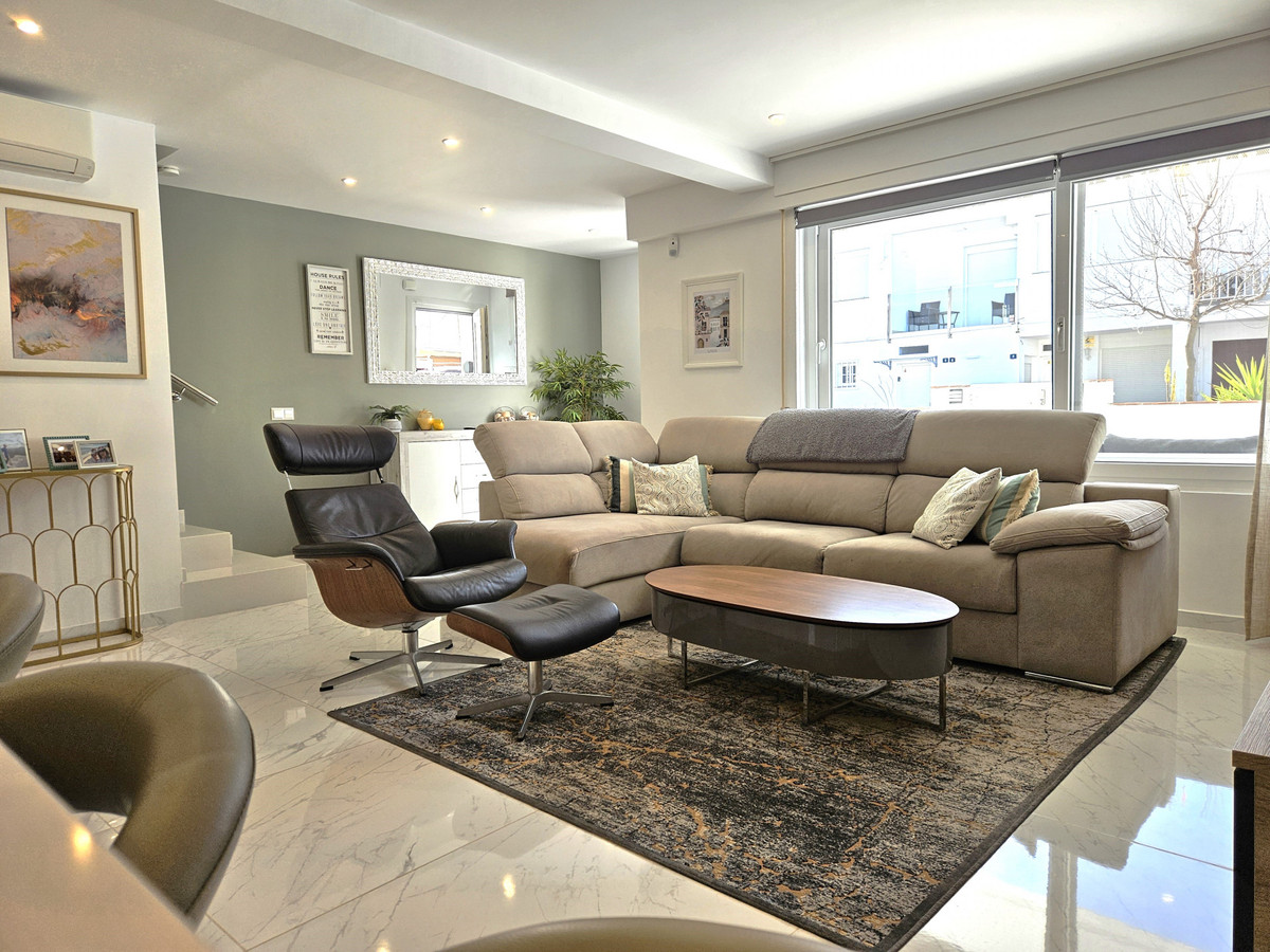 4 Bed Townhouse for sale in La Cala De Mijas Costa Del Sol, Málaga, Spain