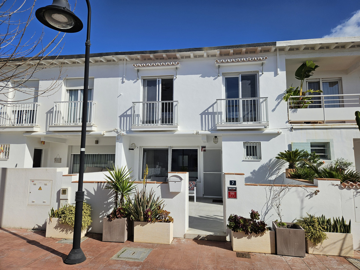 4 Bed Townhouse for sale in La Cala De Mijas Costa Del Sol, Málaga, Spain