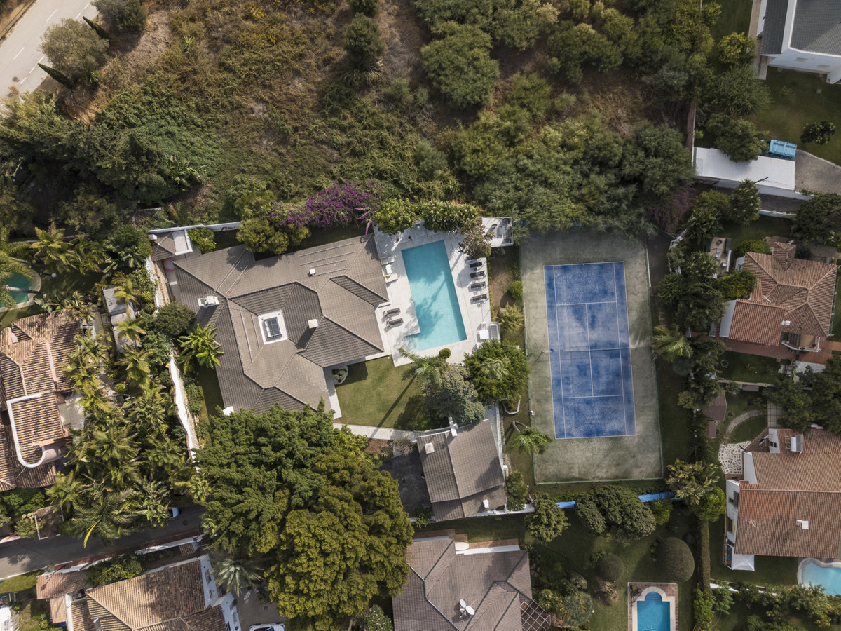 Se vende Villa - Chalet de 5 dormitorios en Costa Del Sol, Málaga, España