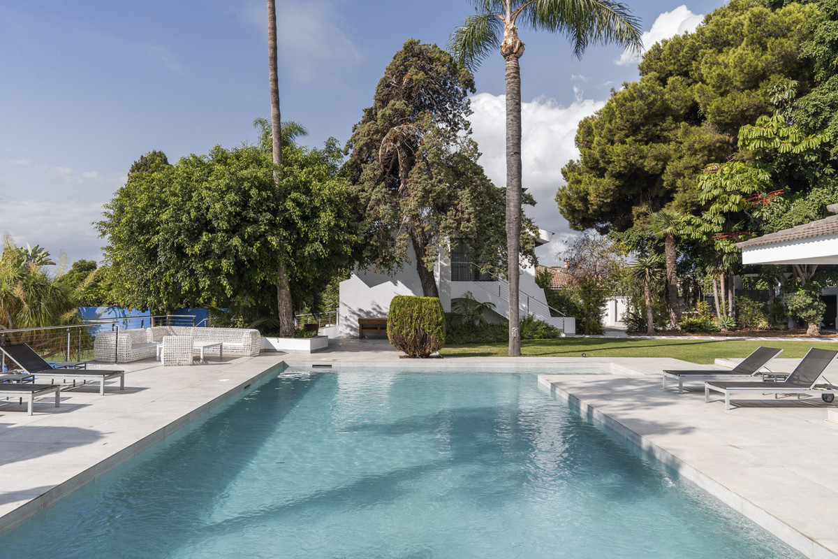 Se vende Villa - Chalet de 5 dormitorios en Costa Del Sol, Málaga, España