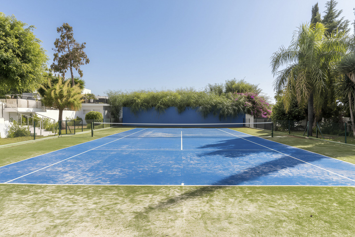 Se vende Villa - Chalet de 5 dormitorios en Costa Del Sol, Málaga, España