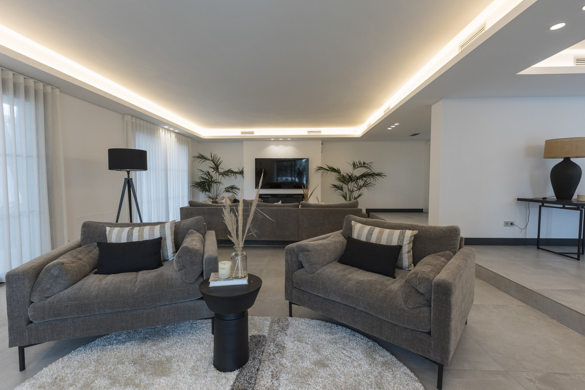 Se vende Villa - Chalet de 5 dormitorios en Costa Del Sol, Málaga, España