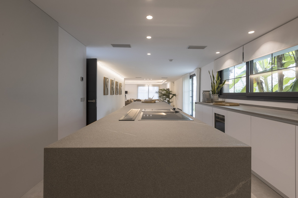 Se vende Villa - Chalet de 5 dormitorios en Costa Del Sol, Málaga, España