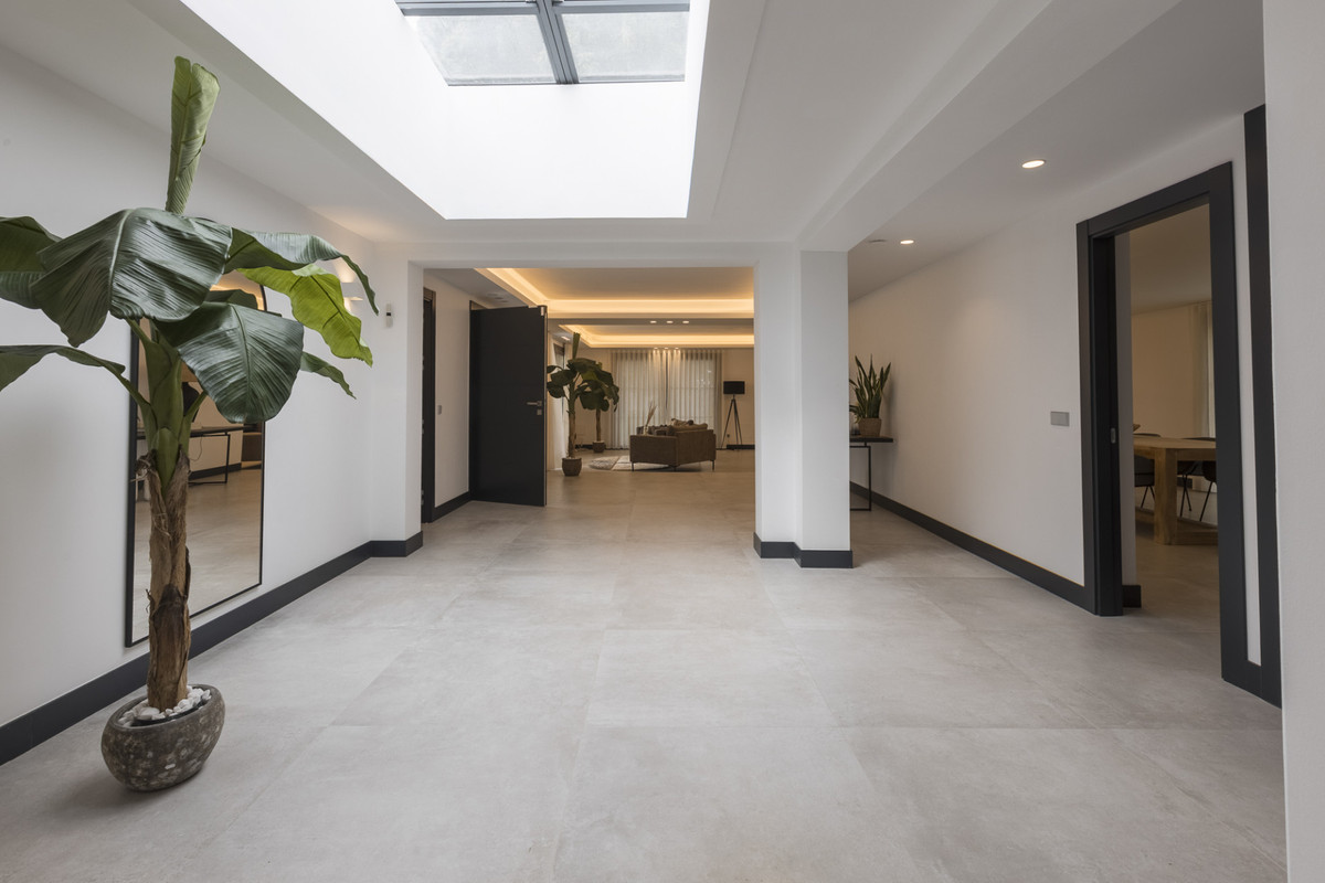Se vende Villa - Chalet de 5 dormitorios en Costa Del Sol, Málaga, España