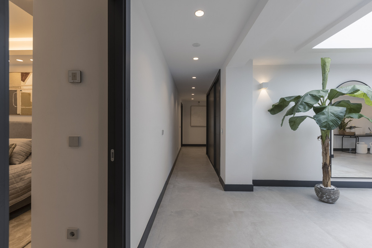 Se vende Villa - Chalet de 5 dormitorios en Costa Del Sol, Málaga, España