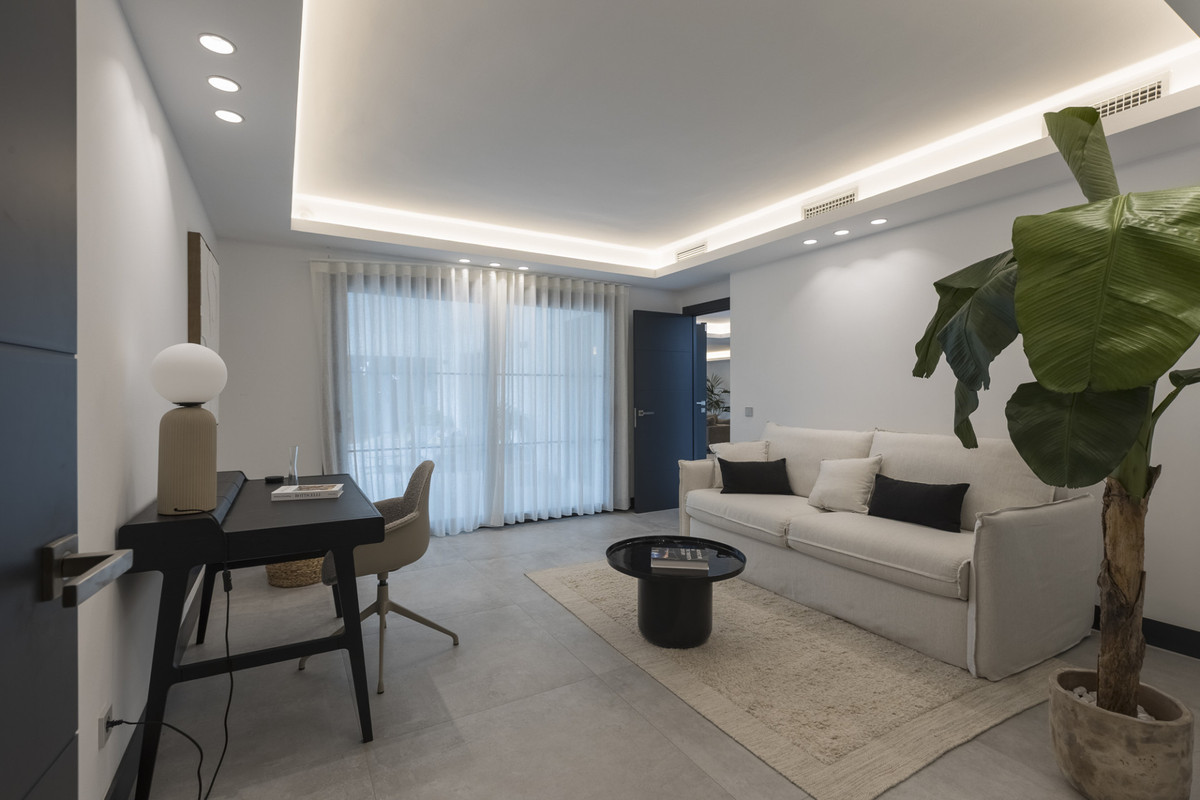 Se vende Villa - Chalet de 5 dormitorios en Costa Del Sol, Málaga, España