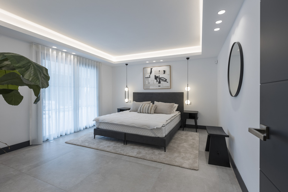 Se vende Villa - Chalet de 5 dormitorios en Costa Del Sol, Málaga, España