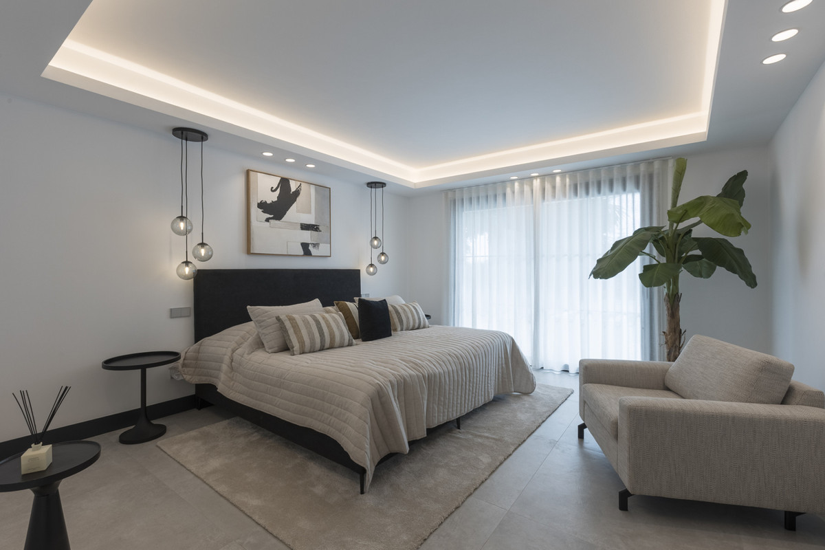 Se vende Villa - Chalet de 5 dormitorios en Costa Del Sol, Málaga, España