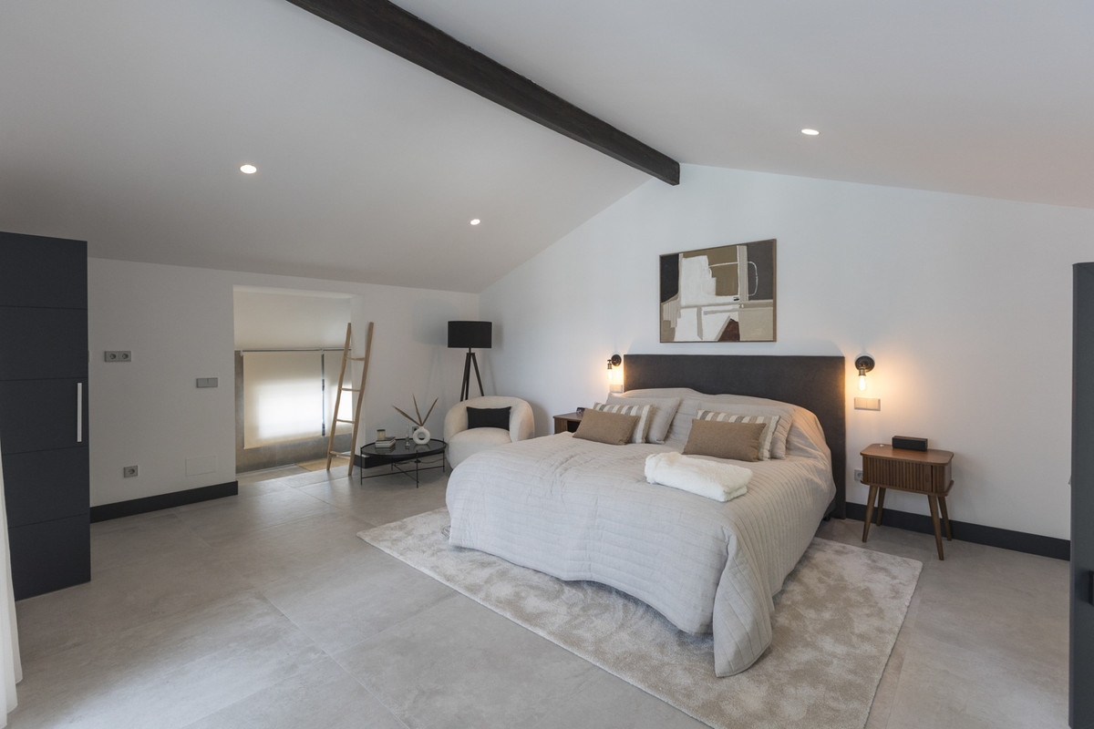 Se vende Villa - Chalet de 5 dormitorios en Costa Del Sol, Málaga, España