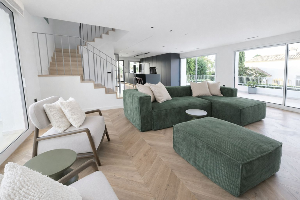 3 Bed Apartment for sale in Marbella Costa Del Sol, Málaga, Spain