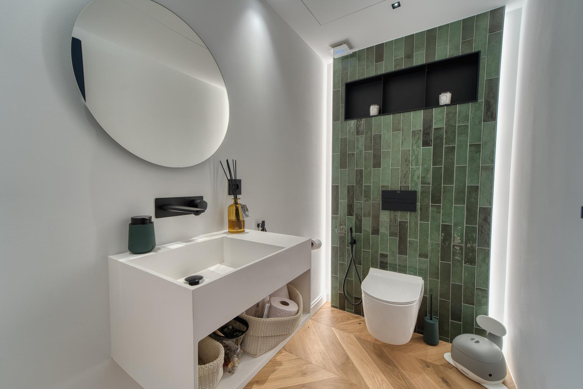 3 Bed Apartment for sale in Marbella Costa Del Sol, Málaga, Spain