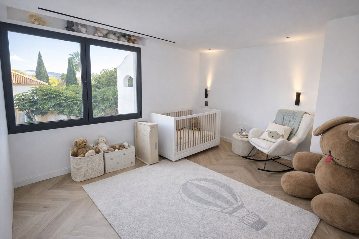3 Bed Apartment for sale in Marbella Costa Del Sol, Málaga, Spain