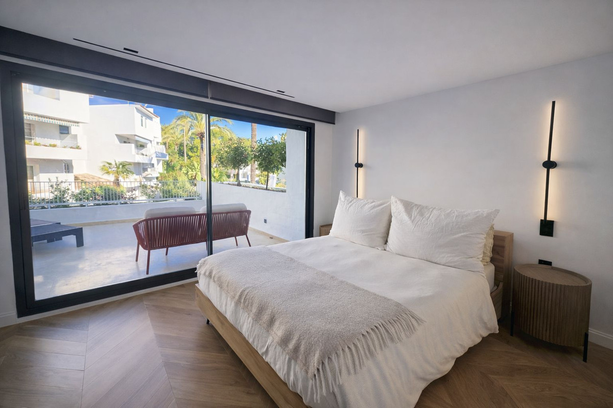 3 Bed Apartment for sale in Marbella Costa Del Sol, Málaga, Spain