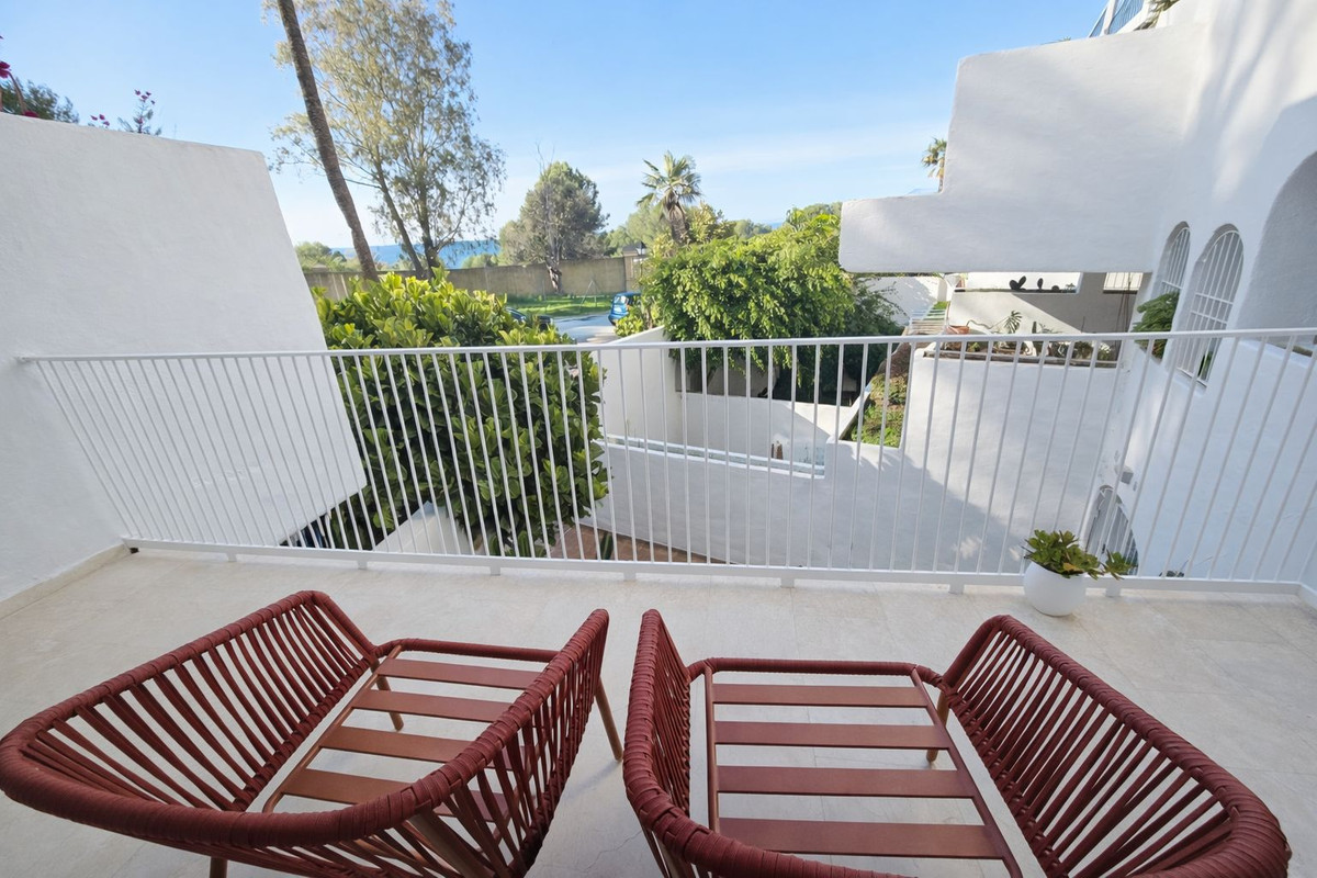 3 Bed Apartment for sale in Marbella Costa Del Sol, Málaga, Spain