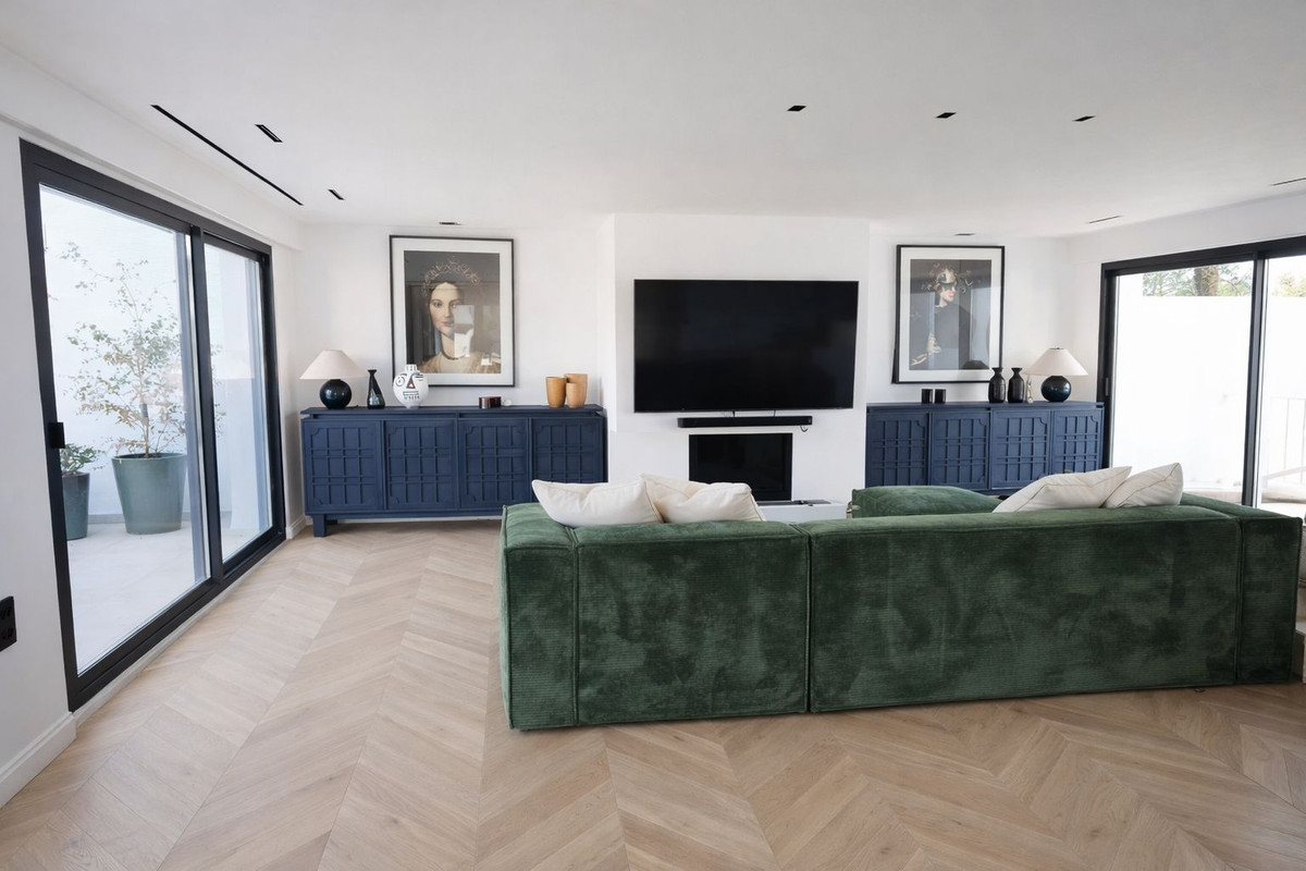 3 Bed Apartment for sale in Marbella Costa Del Sol, Málaga, Spain