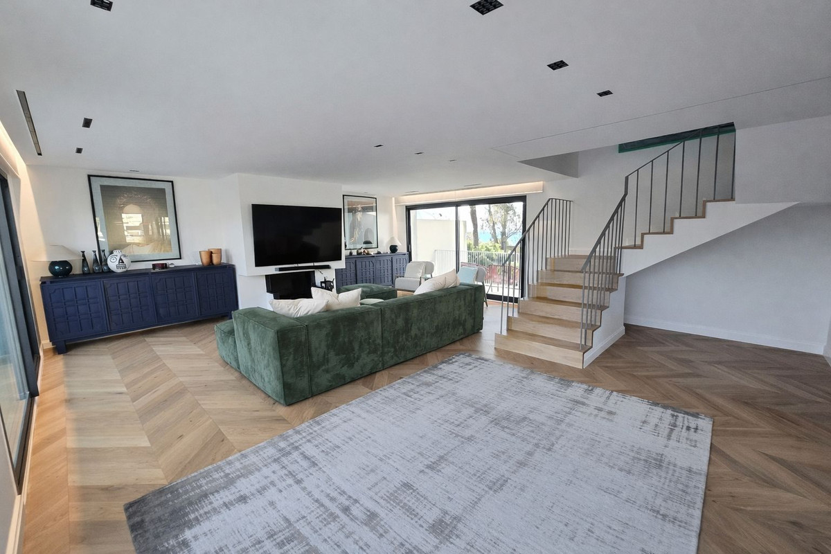 3 Bed Apartment for sale in Marbella Costa Del Sol, Málaga, Spain