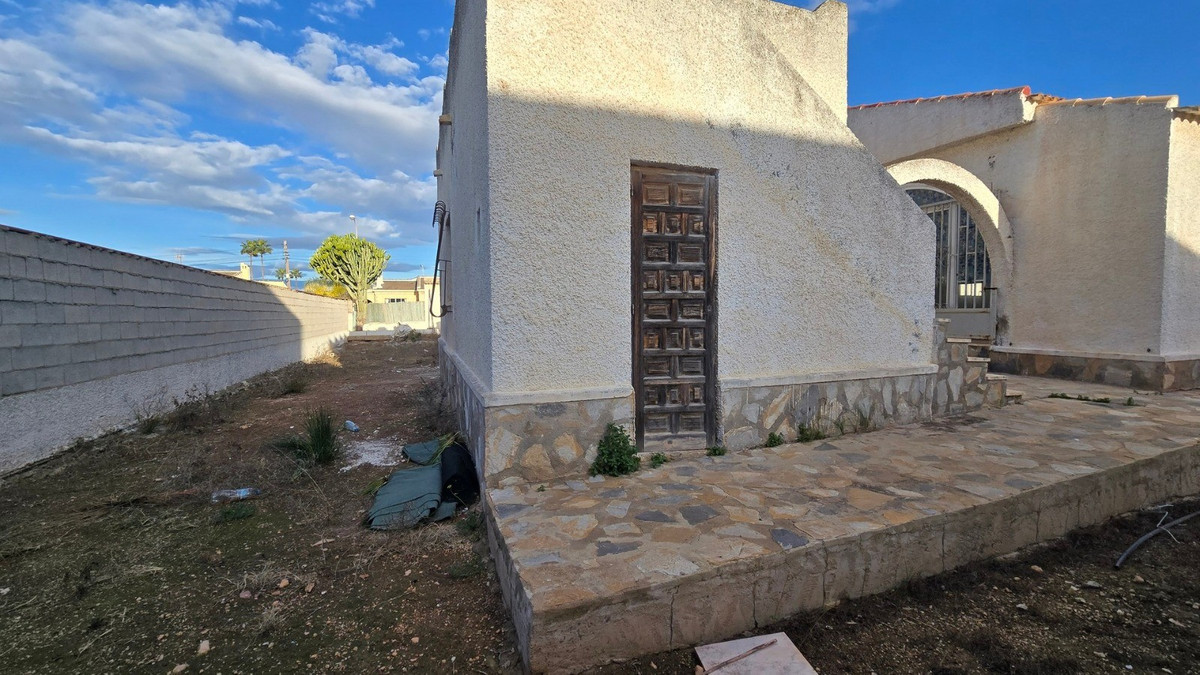 Se vende Villa - Chalet de 3 dormitorios en Costa Blanca, Alicante, España