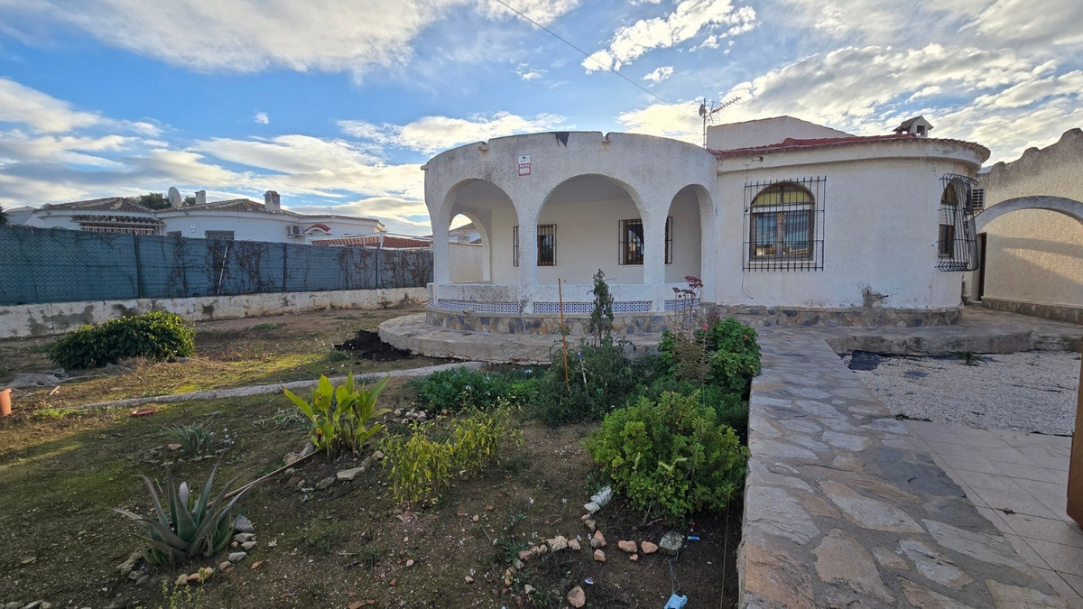 Se vende Villa - Chalet de 3 dormitorios en Costa Blanca, Alicante, España