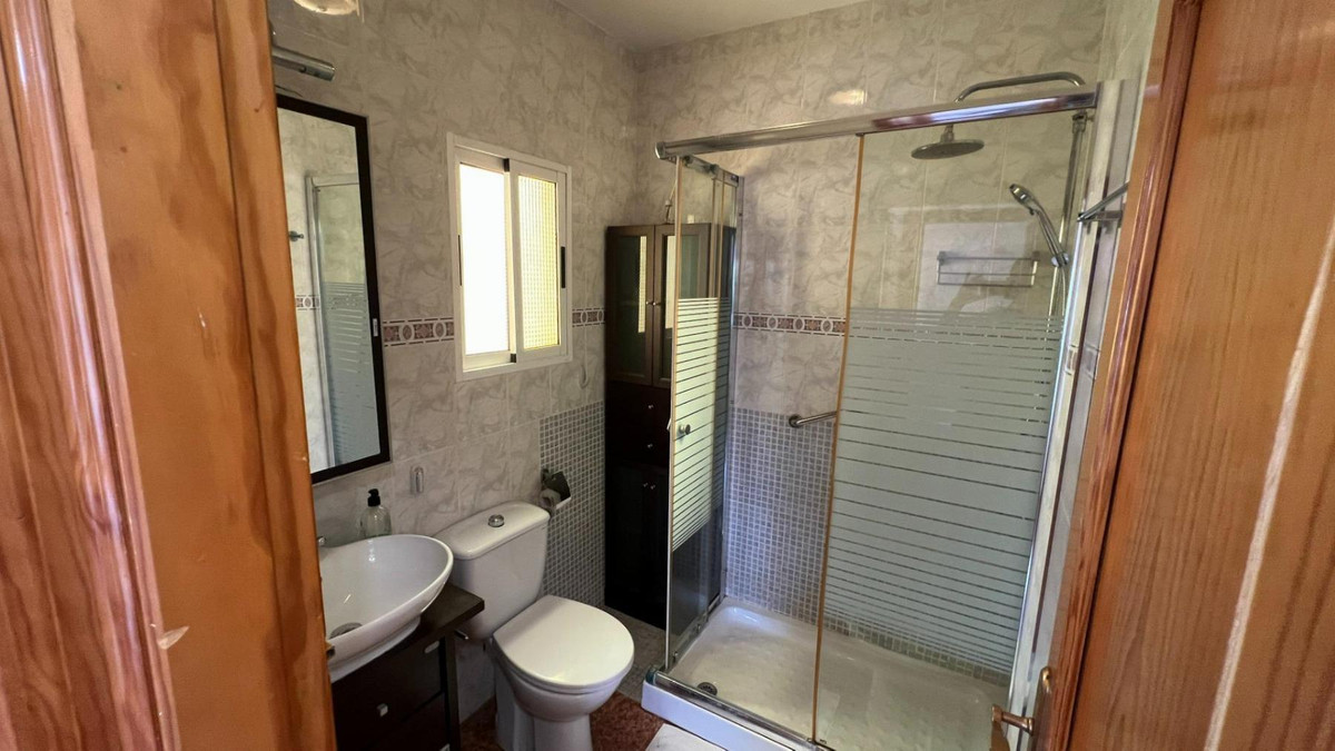 Se vende Bungalow de 2 dormitorios en Costa Blanca, Alicante, España