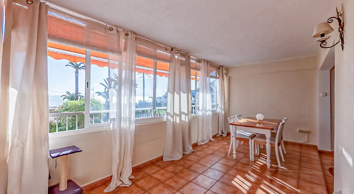 Se vende Apartamento Planta Media de 2 dormitorios en Costa Blanca, Alicante, España