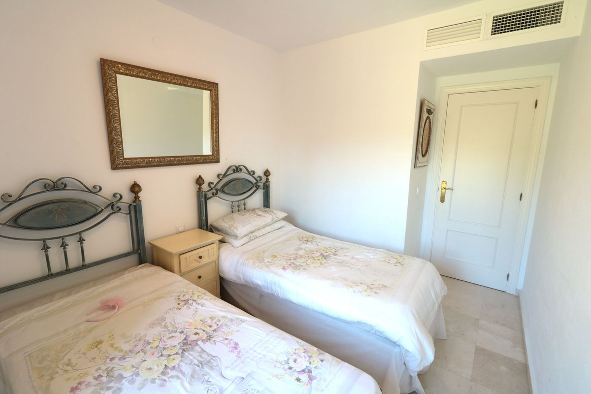Se vende Apartamento Planta Baja de 3 dormitorios en Costa Del Sol, Málaga, España