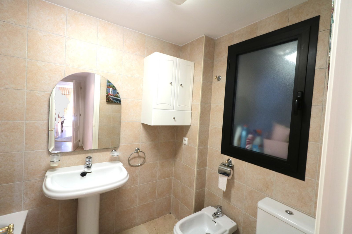 Se vende Apartamento Planta Baja de 3 dormitorios en Costa Del Sol, Málaga, España