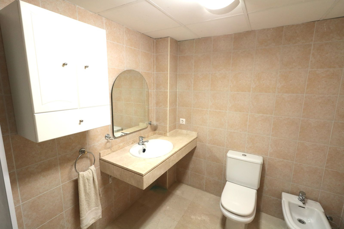 Se vende Apartamento Planta Baja de 3 dormitorios en Costa Del Sol, Málaga, España