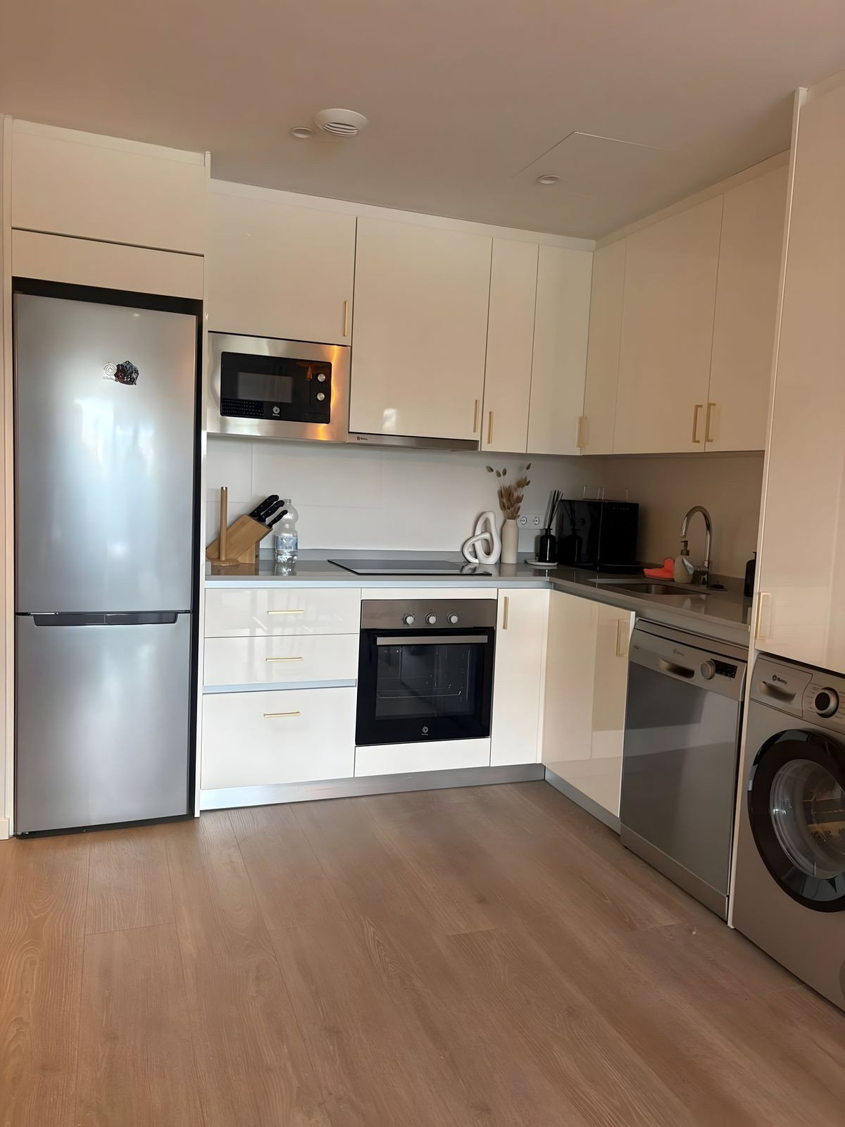 Se vende Apartamento Planta Media de 2 dormitorios en Costa Del Sol, Málaga, España