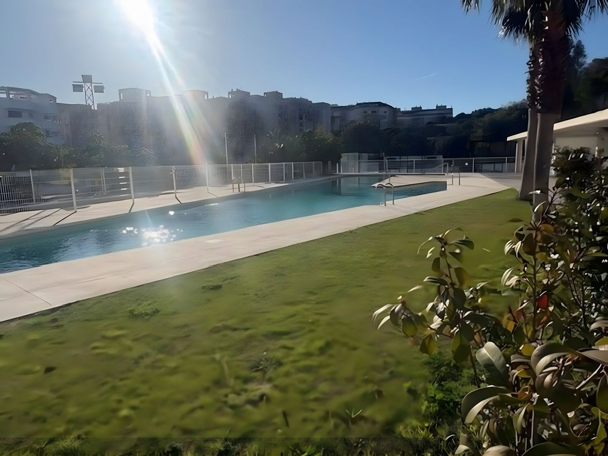 Se vende Apartamento Planta Media de 2 dormitorios en Costa Del Sol, Málaga, España