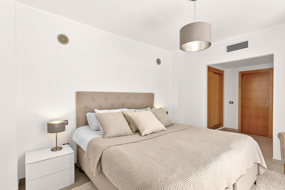 3 Bed Apartment for sale in New Golden Mile Costa Del Sol, Málaga, Spain