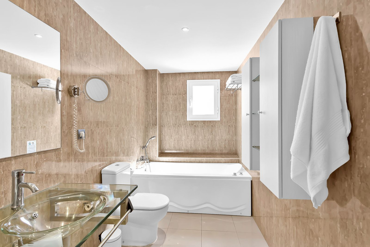 3 Bed Apartment for sale in New Golden Mile Costa Del Sol, Málaga, Spain