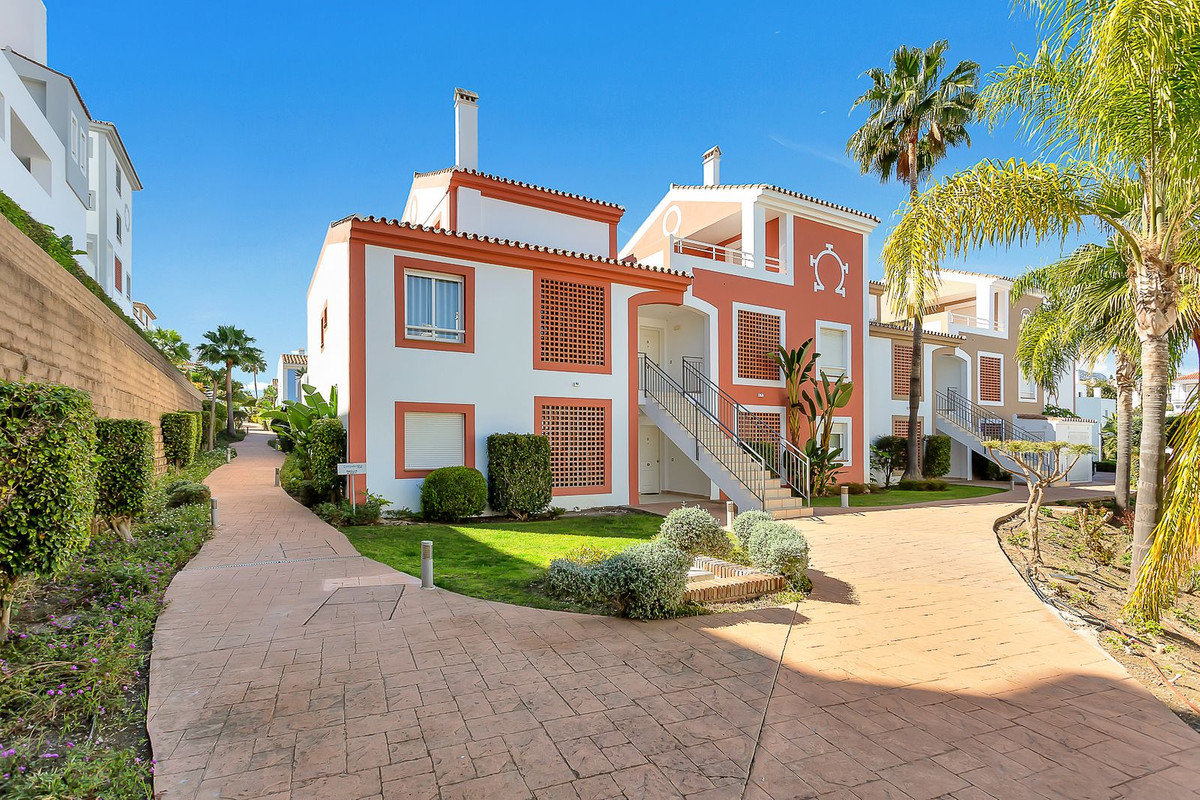 3 Bed Apartment for sale in New Golden Mile Costa Del Sol, Málaga, Spain