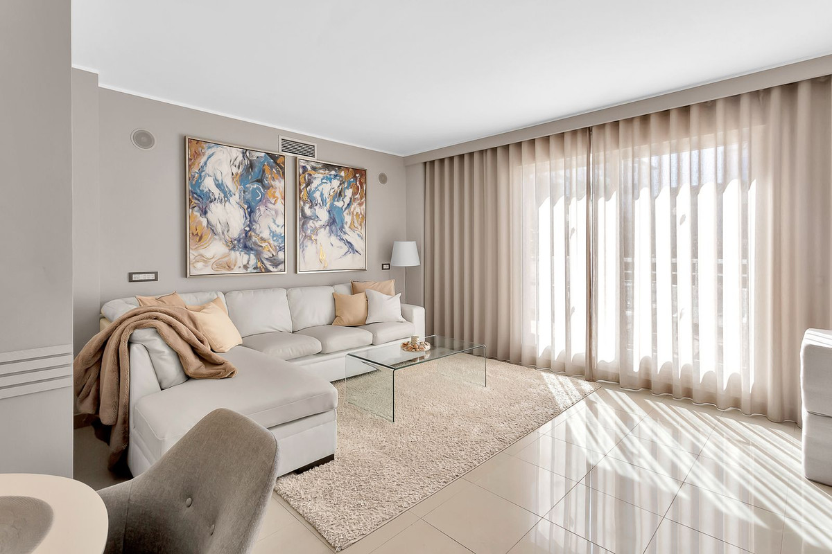 3 Bed Apartment for sale in New Golden Mile Costa Del Sol, Málaga, Spain