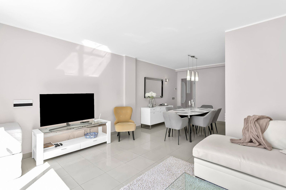 3 Bed Apartment for sale in New Golden Mile Costa Del Sol, Málaga, Spain