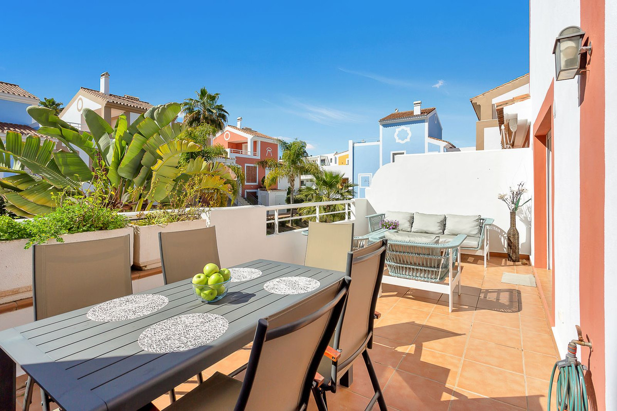 3 Bed Apartment for sale in New Golden Mile Costa Del Sol, Málaga, Spain