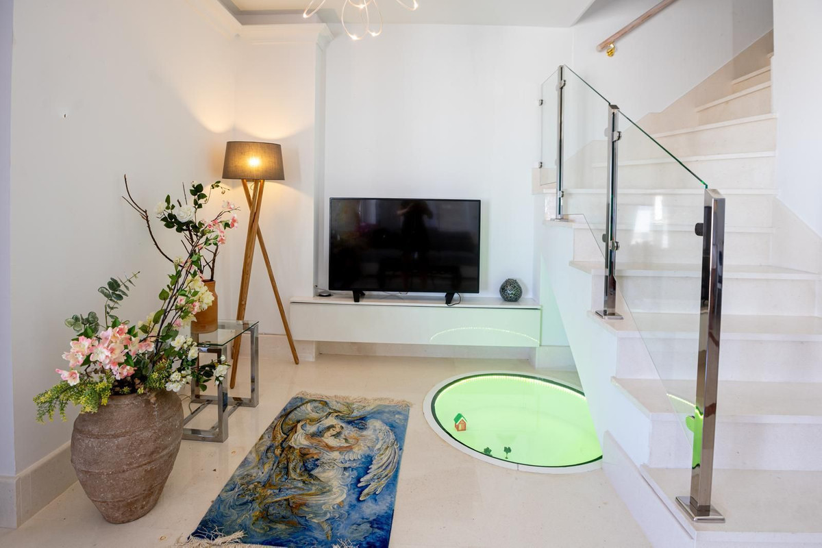 5 Bed Apartment for sale in Mijas Costa Del Sol, Málaga, Spain