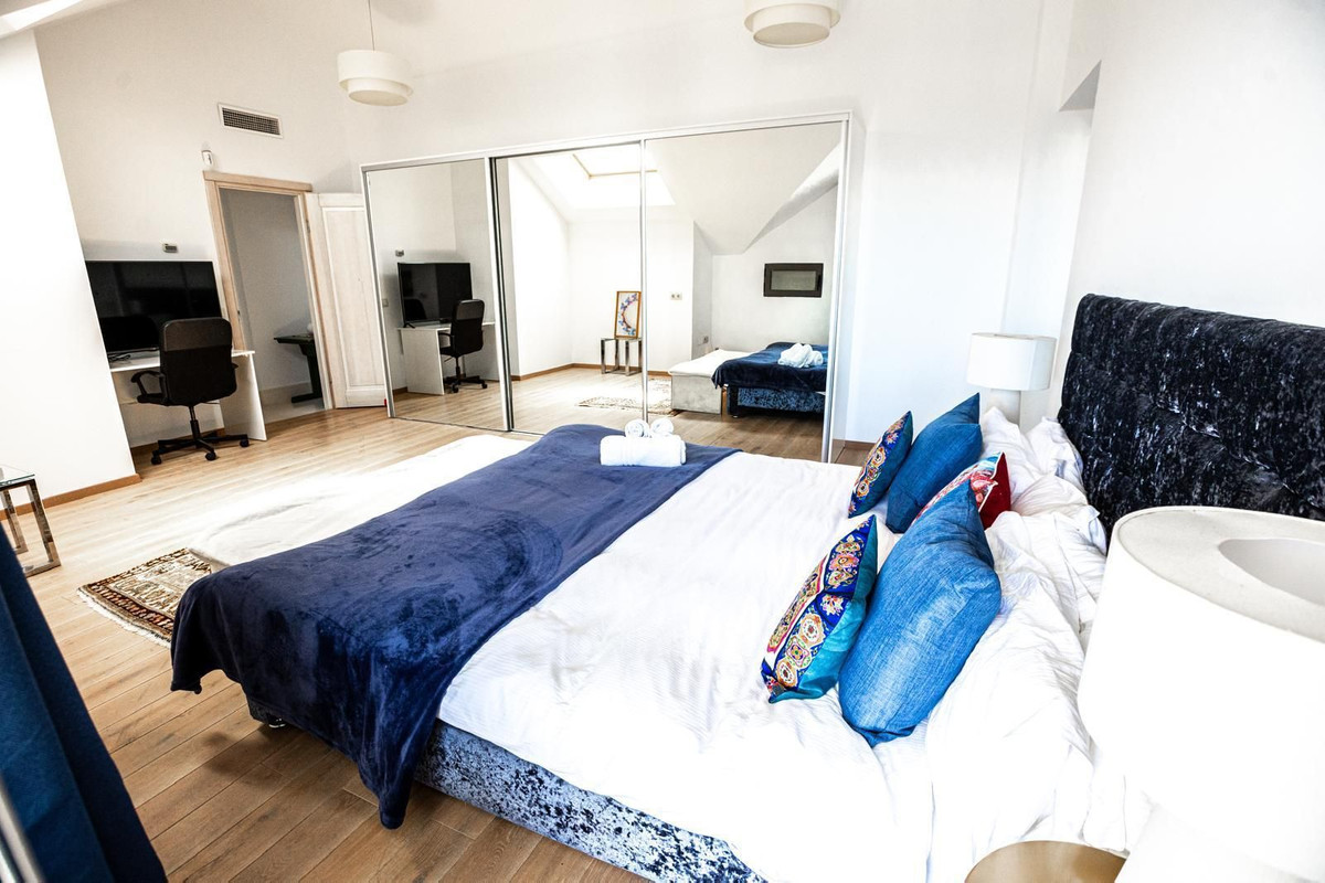 5 Bed Apartment for sale in Mijas Costa Del Sol, Málaga, Spain