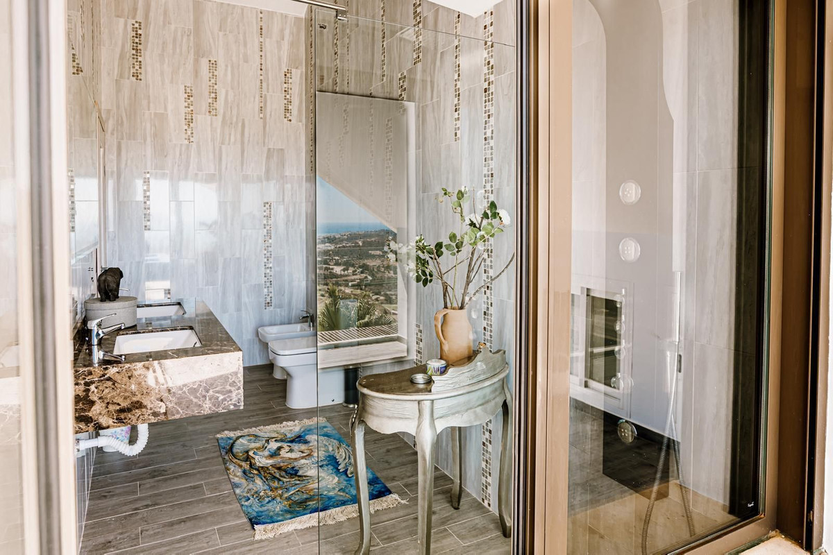 5 Bed Apartment for sale in Mijas Costa Del Sol, Málaga, Spain