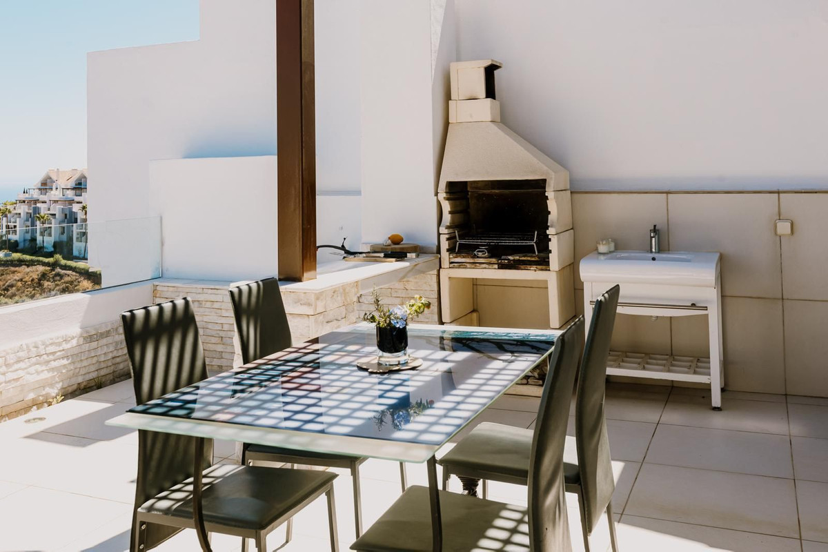 5 Bed Apartment for sale in Mijas Costa Del Sol, Málaga, Spain