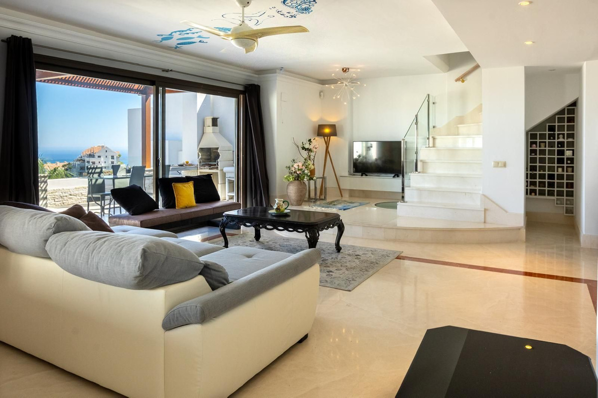 5 Bed Apartment for sale in Mijas Costa Del Sol, Málaga, Spain