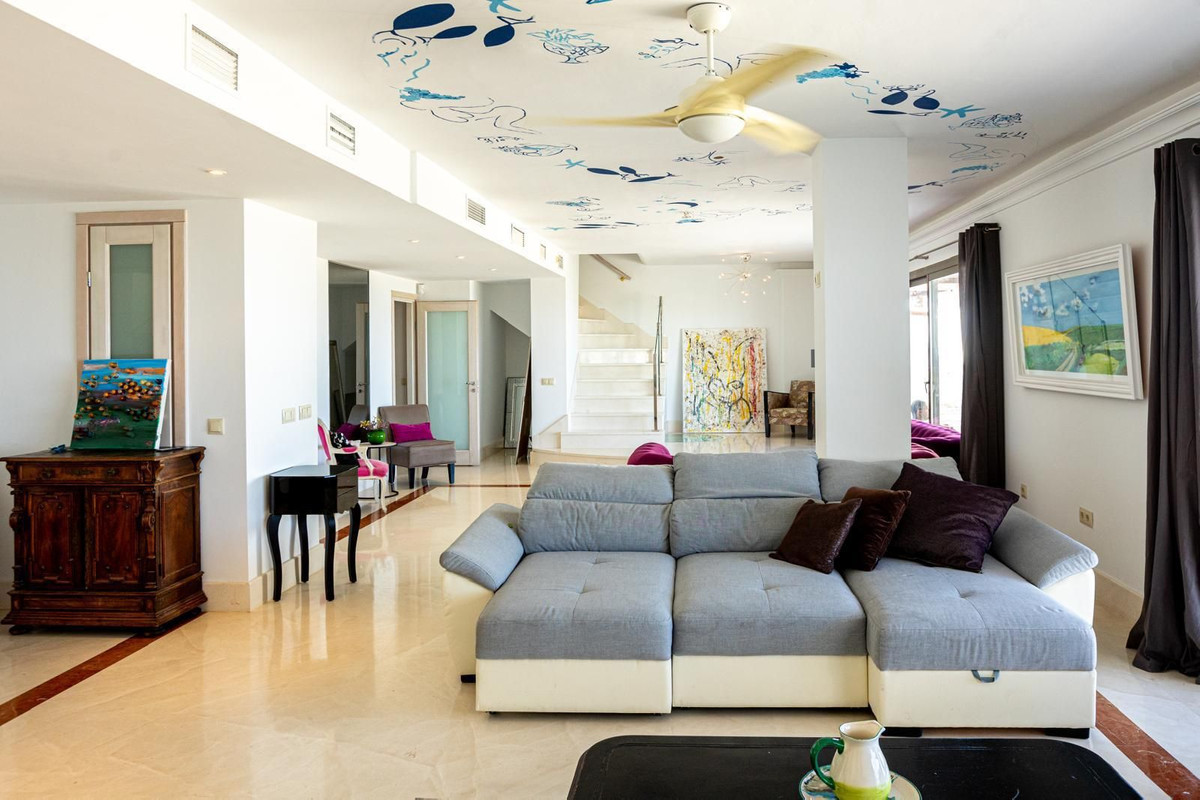5 Bed Apartment for sale in Mijas Costa Del Sol, Málaga, Spain