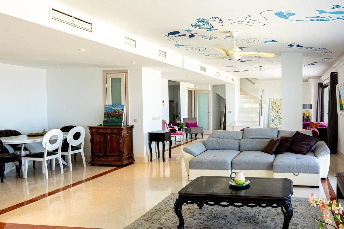 5 Bed Apartment for sale in Mijas Costa Del Sol, Málaga, Spain