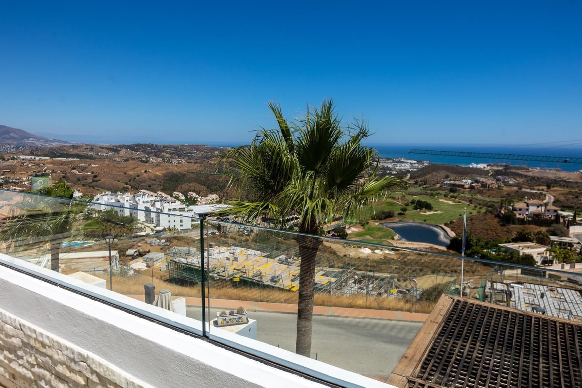 5 Bed Apartment for sale in Mijas Costa Del Sol, Málaga, Spain