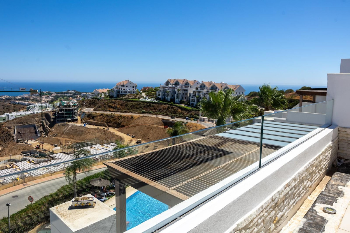 5 Bed Apartment for sale in Mijas Costa Del Sol, Málaga, Spain